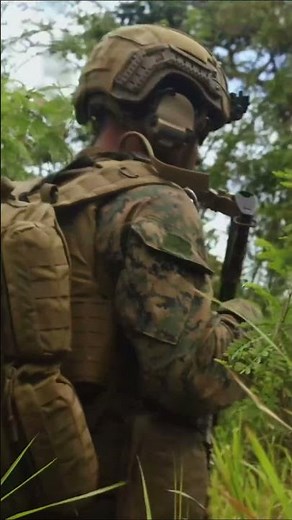 22nd MEU Marines Train in Maneuver and Patrol Operations