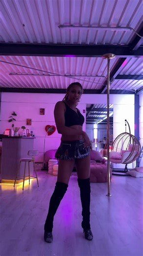 High Heels - performance class 💜 Every Thursday 9 PM 📍Zoetermeer, The Netherlands #highheels #sensualheels #choreo #fyp #beyonce