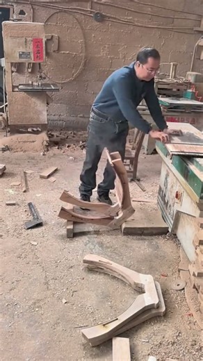 Saddle making and assembly. #woodscraft #wooddesigner #woodworking #diy