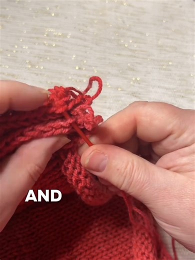 Making a blanket on knitting machine: Learn the running stitch technique to join your knitted scarves perfectly.#knittingmachinetutorial #knittingmachinehack #knittingmachine #yarntok