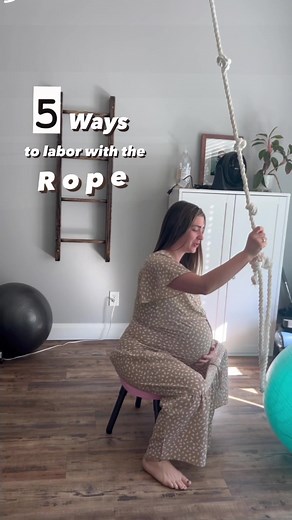 In one of our birth rooms, we have the hanging rope! Since we’ve hung up the rope, women in labor have naturally been drawn to labor with the rope. Here are 5 ways you can use the rope during labor! ✨ Sitting on the birth stool ✨ Sitting on the birth ball ✨ Standing ✨ Squatting ✨ One leg lifted and resting on the birth stool Which position do you think you would prefer? Thank you @tristabirdzell for demonstrating these positions! #utahbirthsuites #utahbirth #hangingrope #laboranddelivery #comfor