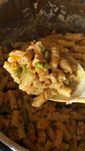 Chicken Pot Pie meets Pasta… and it’s SO good 😭