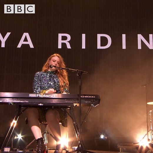 This was just spinetingling Freya Ridings! 😍🙌 | BBC Radio 2