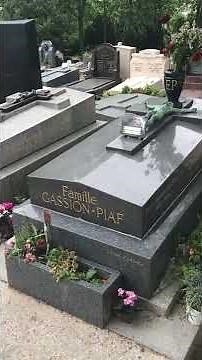 Edith Piaf Gravesite In Paris