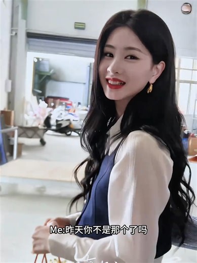 Ini fans yang visit zhuzhu, sambil sekalian ngasih bunga buat ngerayain mulai drama baru. Haha katanya dia berharap zhuzhu selalu bahagia 😭, soalnya pas live streaming kemaren malem sempet kayak nangis gitu zhuzhu matanya berkaca-kaca. Trus zhuzhu bilang