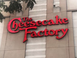 Is The Cheesecake Factory Bad? Viral Video Shows Woman Shun First Date At 'Chain' Restaurant