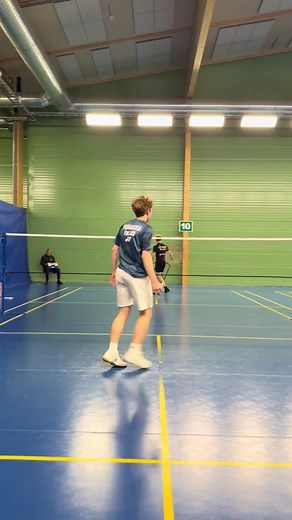 Mastering the Backhand Smash in Badminton
