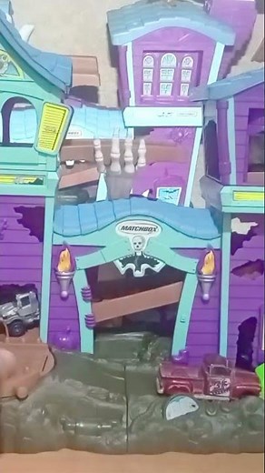 Unboxing Matchbox Hero City - Haunted House Playset 2003 Review - Part 7