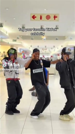 Using iPhone 17 😂 #shorts #iphone17