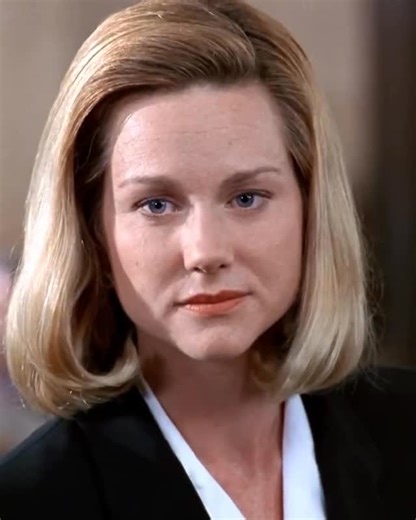 Andrei Pintilie on Instagram: "This has to be one of the best debut performances ever 🤌🏻 Edward Norton was among 2,100 actors who auditioned for the role of Aaron Stampler. Matt Damon has said that he chased the role desperately, having previously missed out on a part in Dead Poet’s Society. Leonardo DiCaprio turned down the role of Aaron Stampler because he was exhausted from a demanding shooting schedule on What’s Eating Gilbert Grape. #cinema #movie #edwardnorton #lauralinney #fyp"