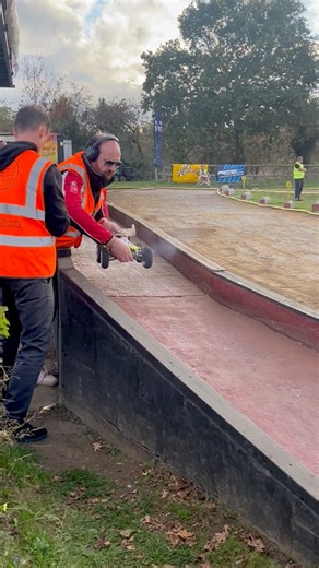 A well rehearsed pit stop by Team Nemo for Erik Lykke who went on to take the win for Nitro X Cross at Remote World Model Car Club! 👍🏻🏁 | Tayler Letchford RC and Racing