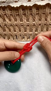 Instructions for tying beautiful pearl necklaces #diycrafts #craft #diy | Craft Home