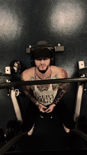 Even when it hurts stay pushing through the pain! It’s well worth it and you won’t regret it! #fyp #nevergiveup #noquit #mentalhealthawareness #bodybuilding