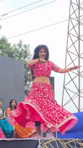 Mahi Manisha Ka Dance Show | Mahi Manisha Ka New Song | Mujhe Naulakha | #bhojpuri #mahimanisha #new