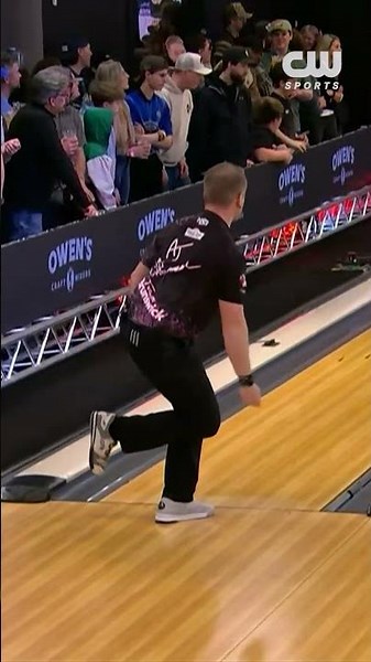 A.J. Chapman bounces back from gutter ball #pba #bowling #bowler