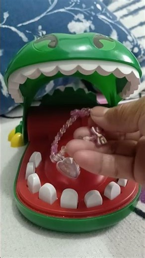 CROCODILE 🐊DENTIST EATING DISNEY Princess kids#trending #viral #toys #fun #shorts #game #ytshorts