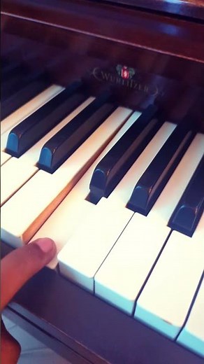 Hear Piano Note F4 Wurlitzer vs Wurlitzer