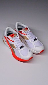 🇮🇹 DIADORA ATOMO STAR | TEASER @diadora jump on board the super trainer bandwagon with their rather gorgeous and made in Italy Atomo Star 👟 With a nod to retro running design but a heart of modern technology, the Atomo Star looks to take on the like of the Superblast 👀 Keep your eyes on the Meta Endurance channels across the internet for the review, soon . . . #metaendurance #diadora #diadorarunning #roadrunning #supertrainer #teaser | Meta Endurance