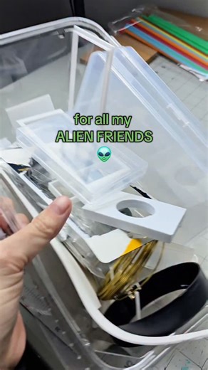 Haley Tessier Costomiris on Instagram: "making of the ALIEN INN, my ALIEN movie inspired diorama turned guest room 💚 #miniatures #diorama #scifi"