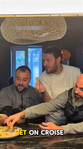 Un camembert truffé pour le goûter 👌🏼🤝😘 Moment de partage, la vie 🙏 #camembert #pizza #food #yum #share #partage #thank #pizzatime #foodies #foodstagram #pizzalover #pizzeria #amis | Pizza Brice