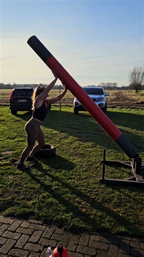 5.1K views · 67 reactions | Fingal's fingers 105kg at @dekrachtloods  ➡️ @cerberus_strength -10% code ANGE  ➡️ @nutrimea_fr -10% code ANGE10 ➡️ @soyrevofficial -10% code SOYRANG10 #strongwoman #strongman #strong #gym #musculation #staystrong #stronggirl #womanwholift | Angeline Berva | Facebook