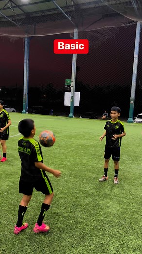677K views · 6.9K reactions | #Basic #พื้นฐาน | Basic & Skill Football Training | Facebook