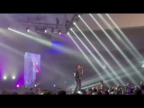 Fans Go Crazy as Rising Star, Fave Perform ‘Baby Riddim’ | WATCH