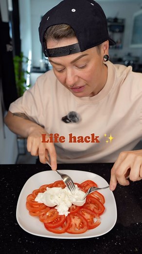 Nicol & Giannina on Instagram: "Genialer Life Hack !!!! ✨hab’s jetzt immer parat und frisch im TK 🌶️ AD: & ein bisschen Umami für den extra Geschmackskick 🍄 Und ja, unser UMAMI - Gewürz ist 100% natürlich, REIN PFLANZLICH und kommt ganz OHNE zugesetztes Glutamat aus! 🌱 Perfekt für alle, die natürlichen Geschmack lieben. Schaut gerne in unseren Shop vorbei: ➡️ @genussmanufaktur.trier ❤️"