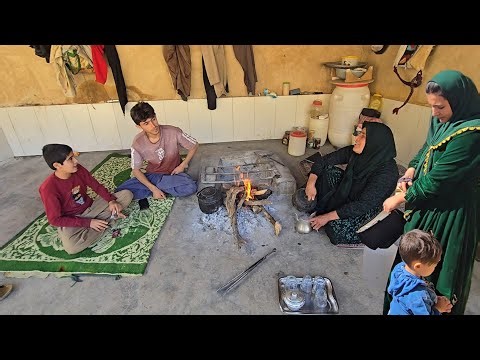 Hatem's love story. Jamshid decides to help Hatem.