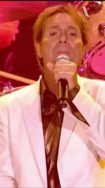 The Young Ones - Cliff Richard and The Shadows (The Final Reunion)