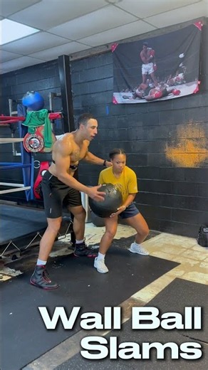 Build Rotational Power Wall Ball Toss #corestrength #abworkout #strengthandconditioning #boxing