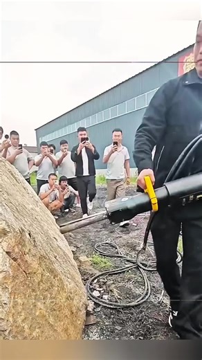 Lip Reading Insight at the Golden Globes 2026