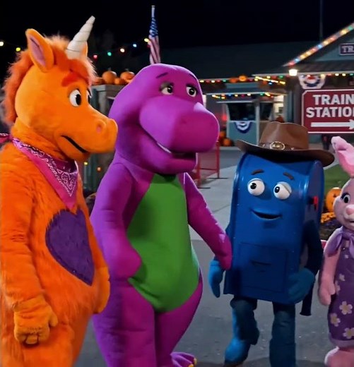 Rip Takes The Bully To The Train Station At FORT HOOD - Buddy The Unicorn & Barney Get Justice!