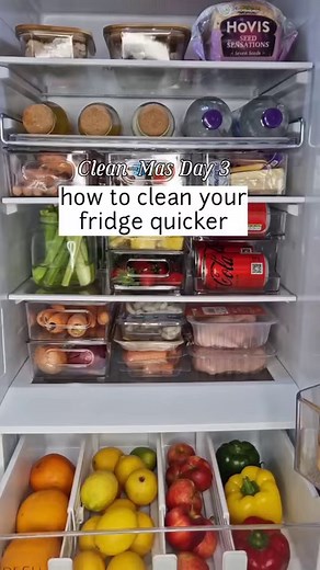 How to make your home smell like Christmas! 🎄🎁 This stovetop simmer recipe is super easy and affordable. Just boil some water with your chosen fruits, herbs, and spices. Your home will smell like a winter wonderland in no time! ❄️🌟 Christmas Recipe: - 2 cups of water - 1 cup of cranberries - one sliced apple - one sliced orange - 2 cinnamon sticks - 2 rosemary sprigs - 1 teaspoon of cloves Let me know if you try this hack 😊 Comment SSP & I'll send you the link to shop my pot. Or shop directl