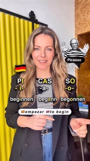 Alicia Rojas on Instagram: "Si quieres avanzar en alemán, esto es obligatorio. ⚠️ Los verbos fuertes no se estudian solo en infinitivo. Se aprenden así: Infinitiv – Präteritum – Partizip II Por ejemplo: gewinnen – gewann – gewonnen Präteritum: Ich gewann das Spiel. Perfekt (el pasado más habitual en el alemán hablado): Ich habe das Spiel gewonnen. ⸻ La clave está en la vocal. Muchos siguen patrones que se repiten: 🟡 i – a – o gewinnen – gewann – gewonnen schwimmen – schwamm – geschwommen 🟢 ie