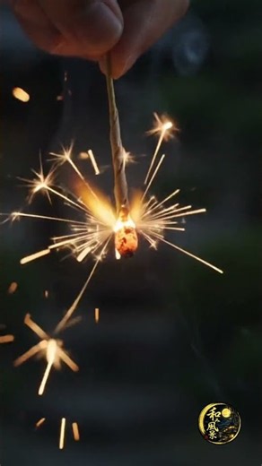儚く弾ける、線香花火ASMR The Delicate Crackling Sound of a Japanese Sparkler | ASMR