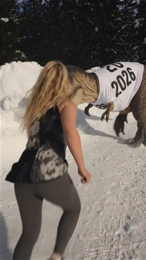 Help🤣 dinosaur is gonna get me help me l o l