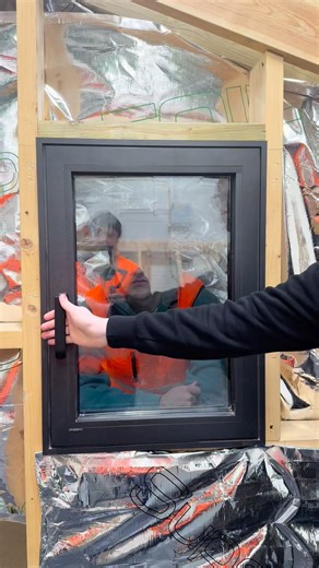 Ready to level-up your home's insulation? Then don't let the little things get in your way! You already know what you want, but getting it right is going to take a LOT of work. 📋 Product research. 🧮 Project calculations. 👷 Vetting installers. 🗓️ Managing timetables. 💰 Keeping things on budget. They're all important things to consider, but they're all so… time-consuming. It makes you wonder if it’s really worth the hassle. But what if you could have the benefits, without having to worry abou