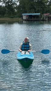 Young Woman Wearing Hijab Using Canoe 库存影片视频（100% 免版税）3501284497 | Shutterstock