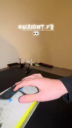 Late shuv was eh #fingerboarding #fingerboard #fyp #foryou #diy