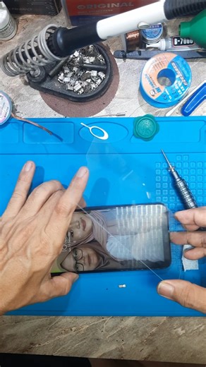 QUICK & EASY SCREEN PROTECTOR INSTALLATION! 🤫 Get Protected in Minutes