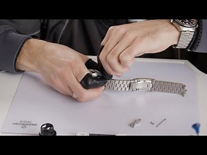 Explained: How to change your Bracelet with the new Screw Pin System