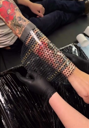 Flawless Derm Shield application 🙂‍↕️🛡️ #painfulpleasures #tattootok #tattooaftercare #tattooartists