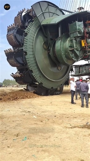 The Giant That Eats Mountains 😱 | World’s Biggest Machine #shorts