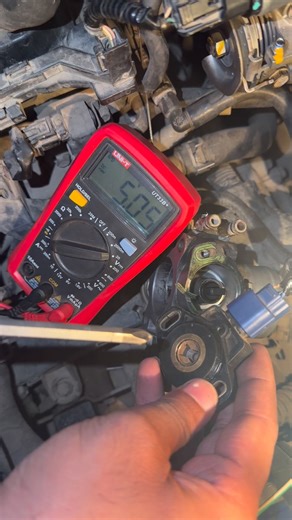 Rohail auto electrician786 on Instagram: "How to check throttle sensor output 💯 ✅ #AutoRepair #CarExperts #CarLife #CarLovers #CarCommunity"
