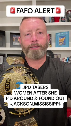 Jackson Mississippi police department let's a lady #FAFO what that #taser can do after she tried attacking them today #jacksonms #JxnMs #Mississippi #Savejxn #BackTheBlue #thinblueline
