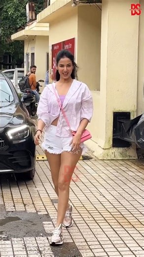 Emraan Hashmi snapped with Sonal Chauhan in Mall #emraanhashmi #pritamsongs #pritam #ytshorts #kk