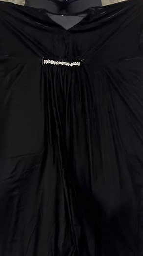 23K views · 143 reactions | “Velvet ki soft richness aur delicate handwork ka perfect blend ✨ Har stitch mein elegance, har detail mein sophistication. A look that speaks luxury without saying a word.” | Kapryofficial | Facebook