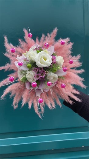 Booom 🤓 #apprentiefleuriste #Fleuriste #votrefleuristeensoleillée #bouquetfleurs #flowers #ecolenationaldesfleuristedeparis #paris19