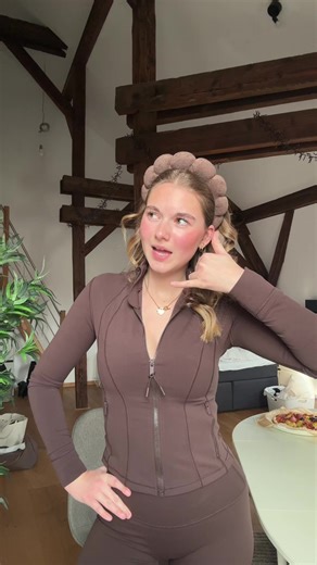 Alizee Talk 🫶🏻 (@alizeetalk)’s videos with Originalton - 𝑺𝑯𝑰𝑹𝑰𝑵